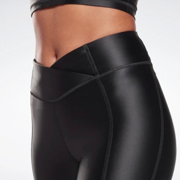 NWT Reebok Shiny High Rise Shorts - Picture 2 of 6